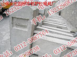 混凝土里程碑鋼模具工程案例